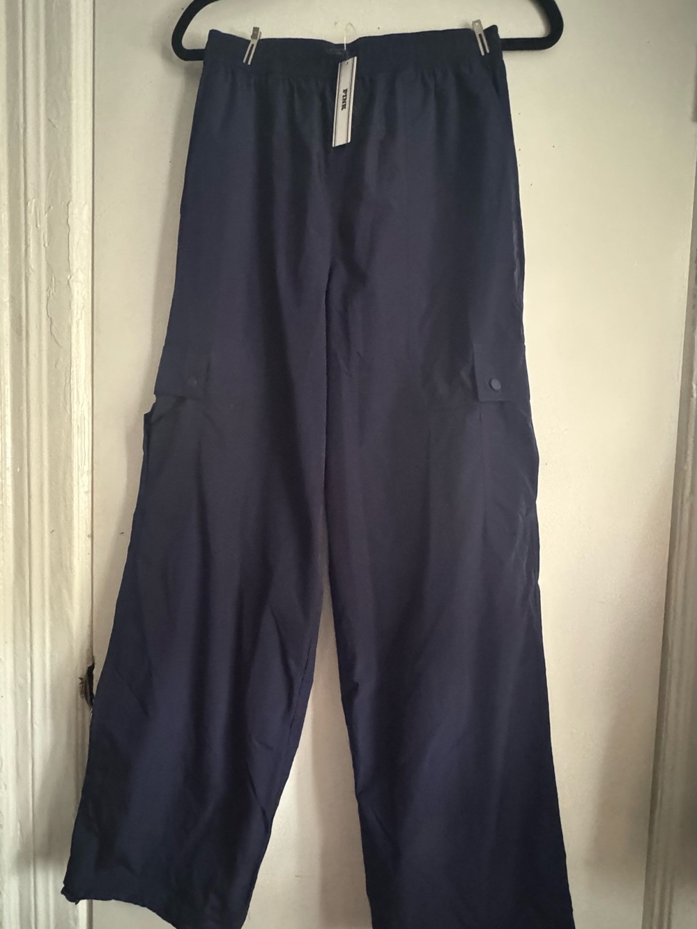 PINK Victoria's Secret Navy Wide-Leg Cargo Pants. - Picture 2 of 8